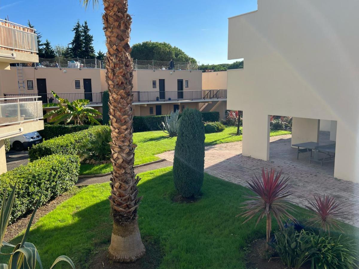 T2 Avec Veranda Et Piscine A Mandelieu La Napoule Exterior foto